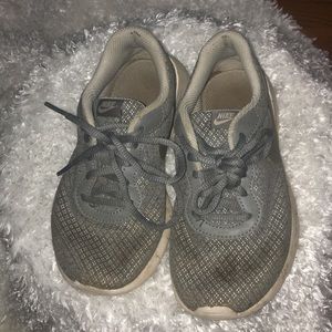 Gray girls 1.5 Nike shoes